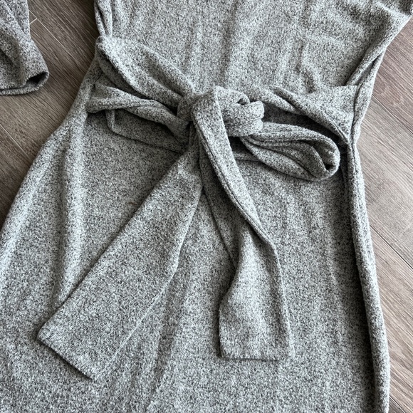 Dynamite Grey Dress - Picture 2 of 5